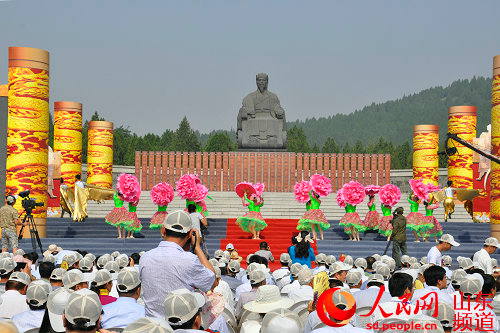 第七届中国·临沂诸葛亮文化旅游节开幕式文艺演出。